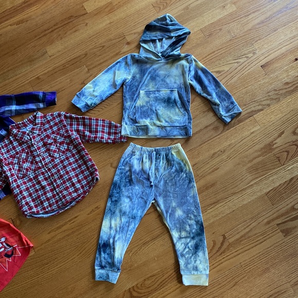 Bundle of 5 Items! Boys Size 3T - Picture 2 of 11